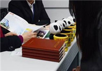 賣房留學(xué)月薪五千，出國(guó)到底值不值？